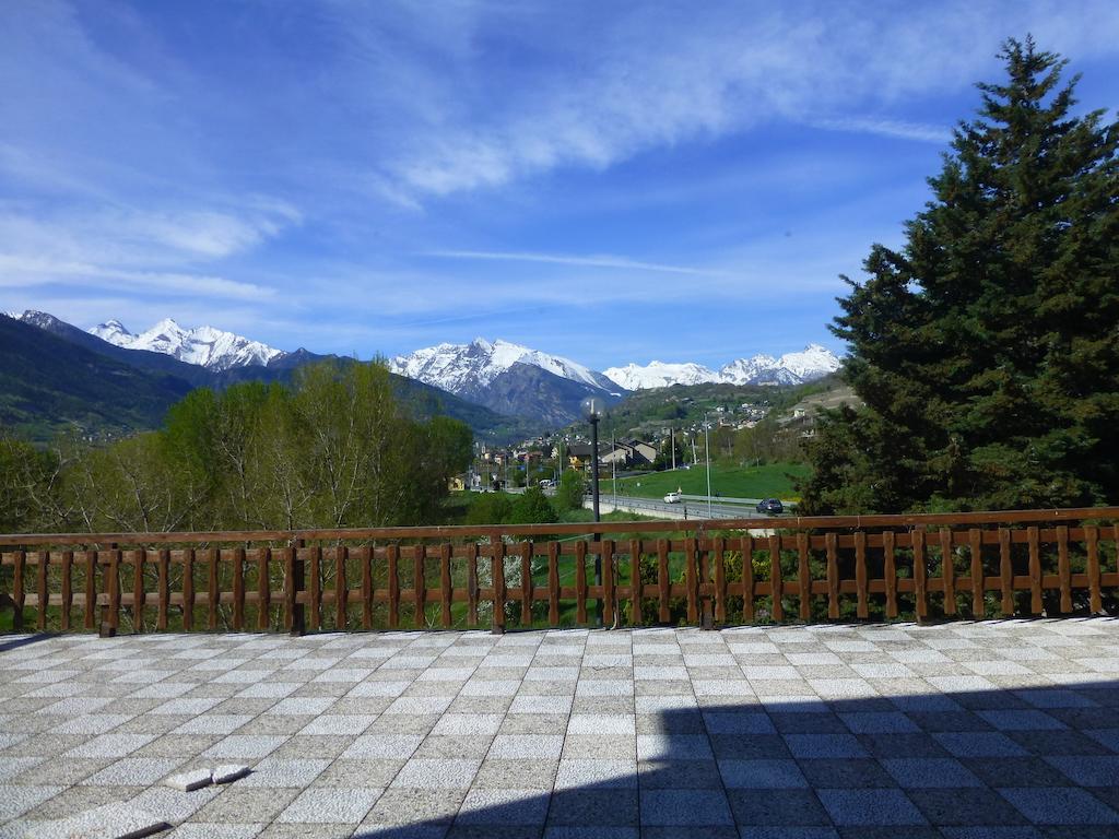 Hotel Beau Sejour Giampietro Andrea Sarre Buitenkant foto