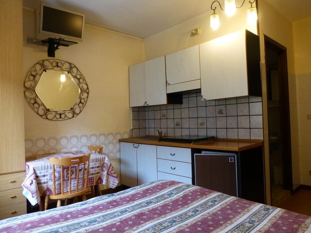 Hotel Beau Sejour Giampietro Andrea Sarre Buitenkant foto